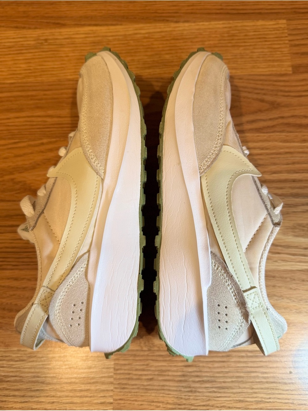 Nike Women’s Beige casual Shoes Low Top Mesh Suede Lace-Up Breathable Sneakers - Picture 6 of 10